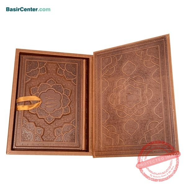 کتاب نفیس و معطر بوستان سعدی چرمی همراه با جعبه - Image 2