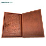 کتاب نفیس شاهنامه قطع رحلی همراه با قاب بازشو طرح برجسته - Image 2