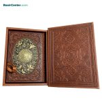 کتاب نفیس قرآن کریم طرح چرمی با لوح مس همراه با جعبه - تصویر 2